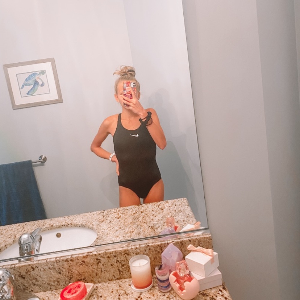 nike one piece black/pink